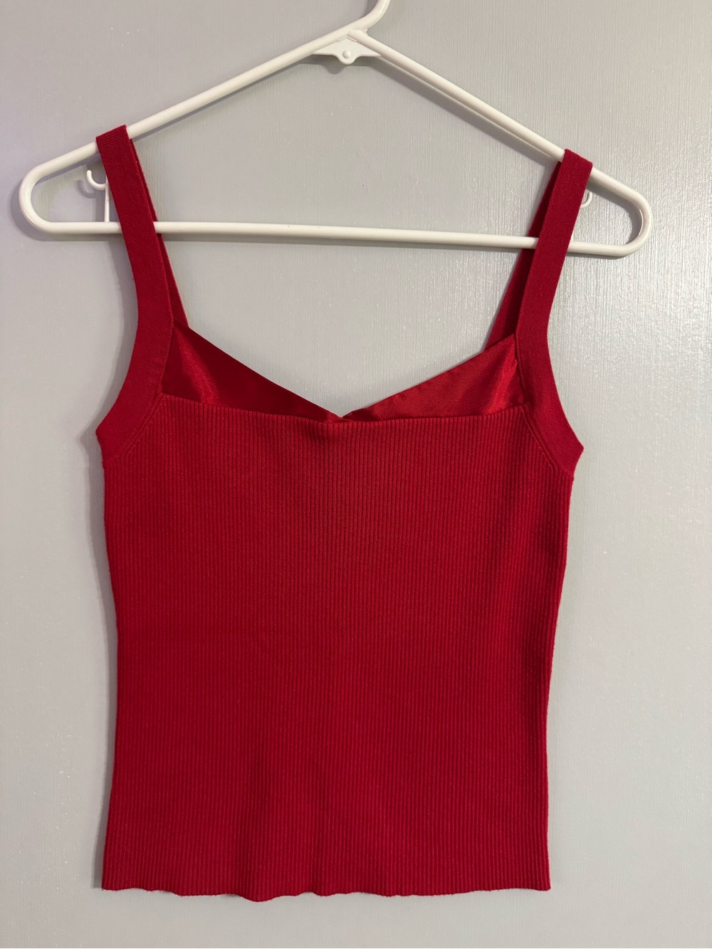 Hillard & Hanson Red Ribbed V-Neck Tank Size Small - Picture 1 of 6